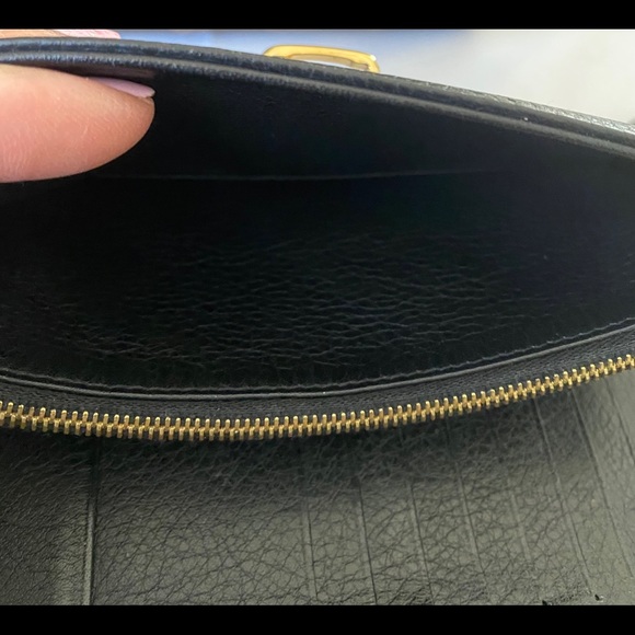 LOUIS VUITTON MAHINA Wallet - Picture 8 of 13